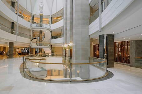 Lotte Hotel World