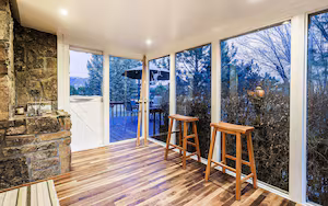 River Haven - Beautiful Home, Arkansas River Access, HotTub, Detached Suite WiFi