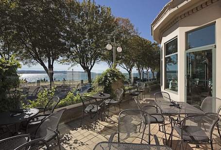 Sylvia Hotel