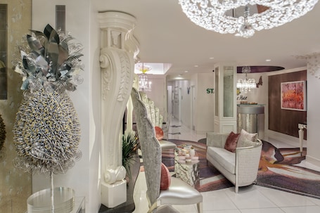 Staypineapple, An Artful Hotel, Midtown